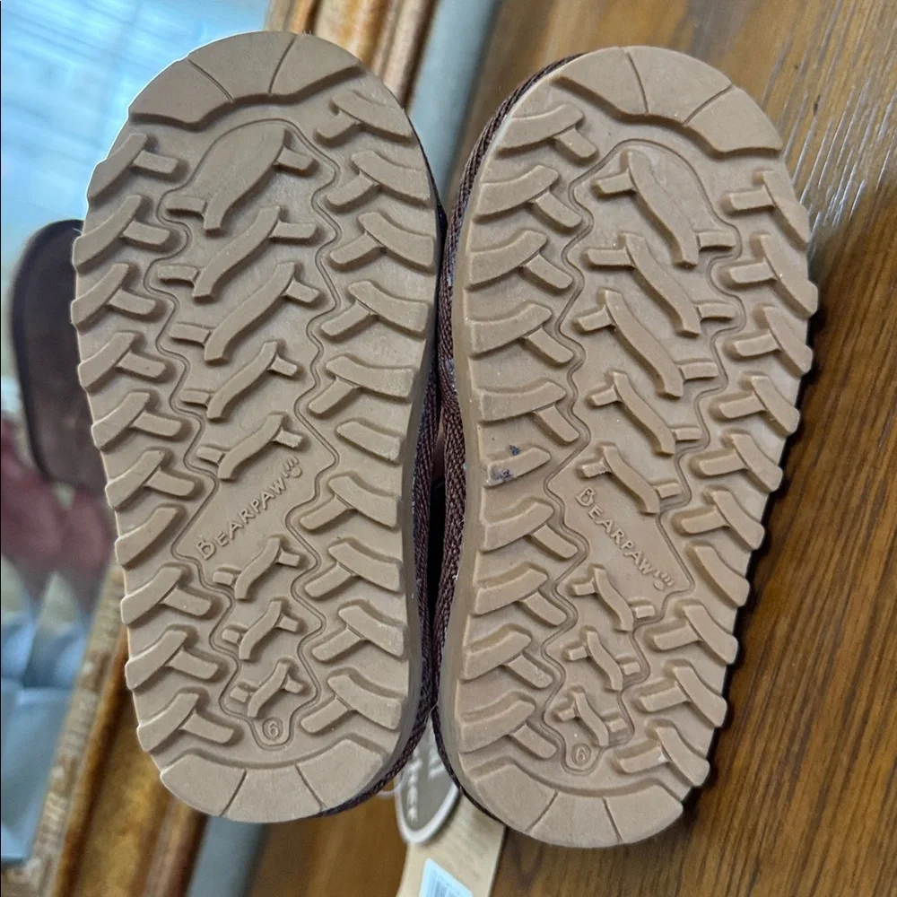 BearPaw cozy durable